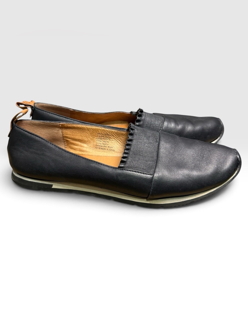Gentle Souls Liana Ruffle Leather Slip On Flats Loafers Black 7.5